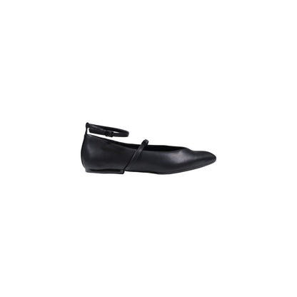 Black Polyester Platform